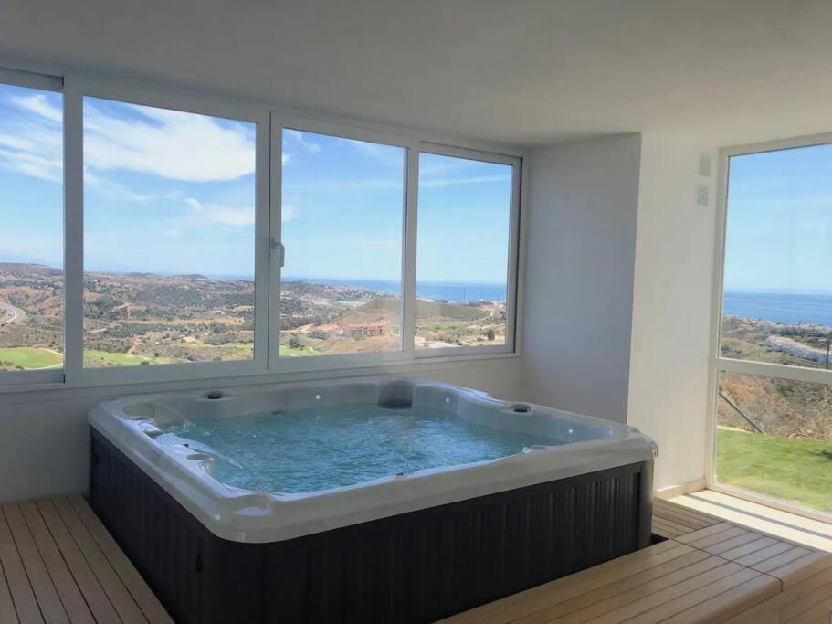 דירות Sitio de Calahonda Casa Cerro Azul In La Cala Hills Club מראה חיצוני תמונה